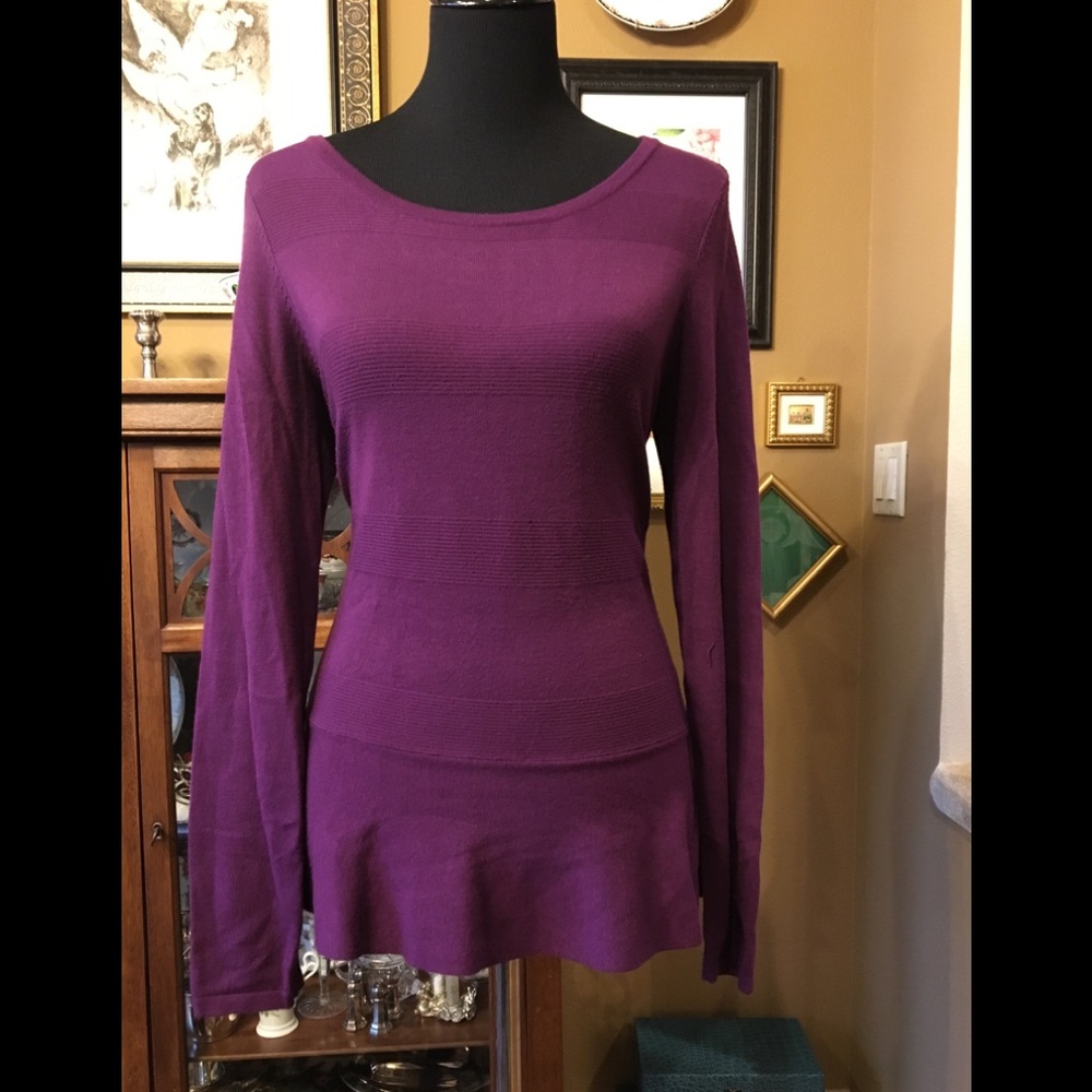 Purple peplum scoop neck sweater by DESIGN history